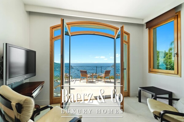 photo 5 Beautiful villa with panoramic sea view over the bay of Saint Jean Cap Ferrat