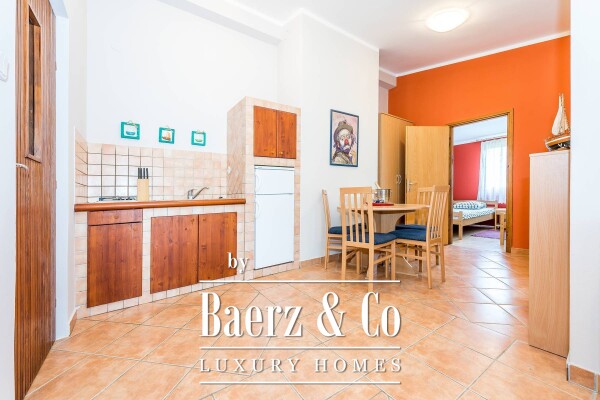 photo 10 Šibenik, Grebaštica, house with apartments second row from the sea