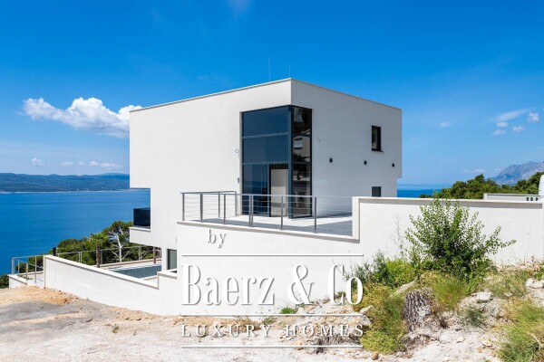 photo 56 Brela, an imposing villa with a panoramic view