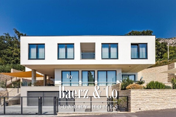 photo 2 Omis, luxury villa with pool and panoramic views