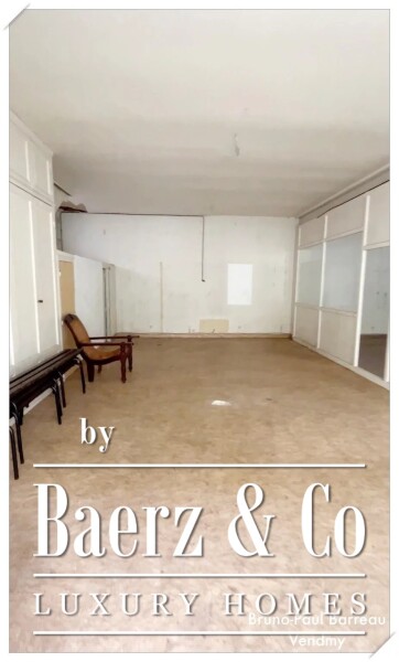 photo 15 STONE BUILDING, PRESTIGIOUS ADDRESS