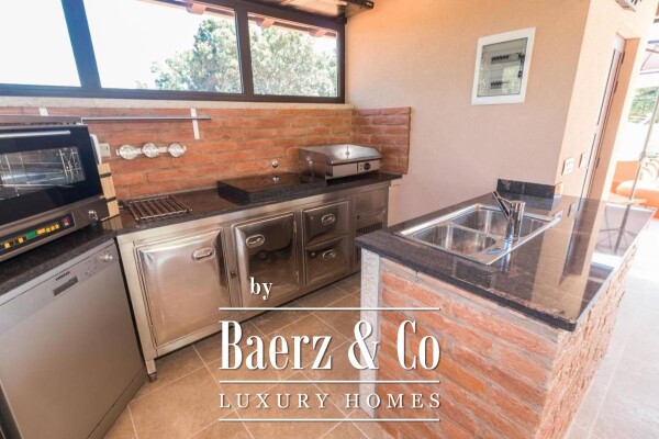 photo 20 Valtura, a luxury villa with a heated pool and a large garden, a rarity on the market