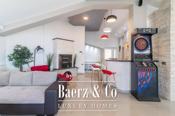 photo 24 Valtura, a luxury villa with a heated pool and a large garden, a rarity on the market