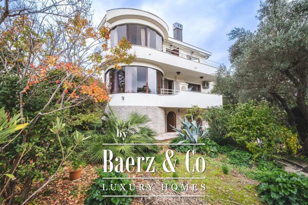 photo 1 Island of Krk, City of Krk, extraordinary house in the first row to the sea NKP 260 m2