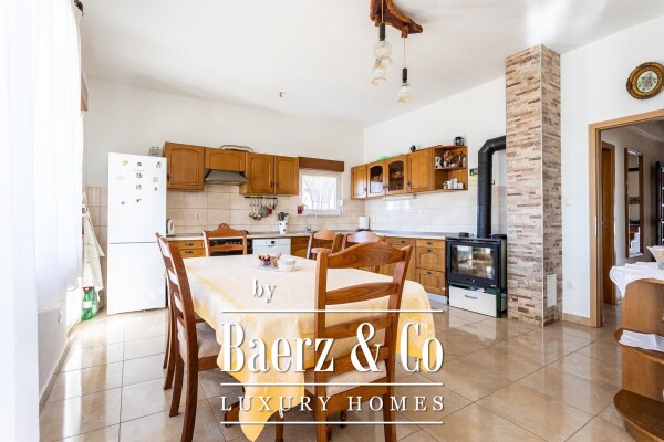 photo 10 Trogir, family house with three apartments near the center