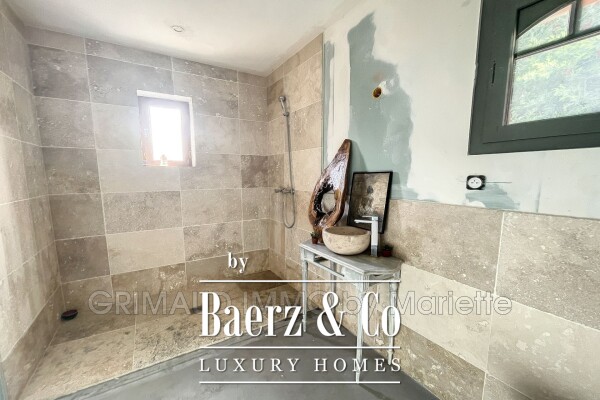 photo 7 Grimaud, France