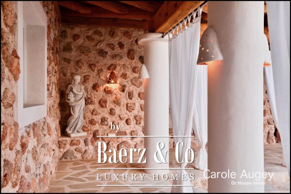 photo 24 Authentic Villa facing the Golf Course