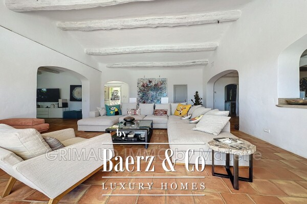 photo 9 Charming Property with Panoramic View of Grimaud Castle – La