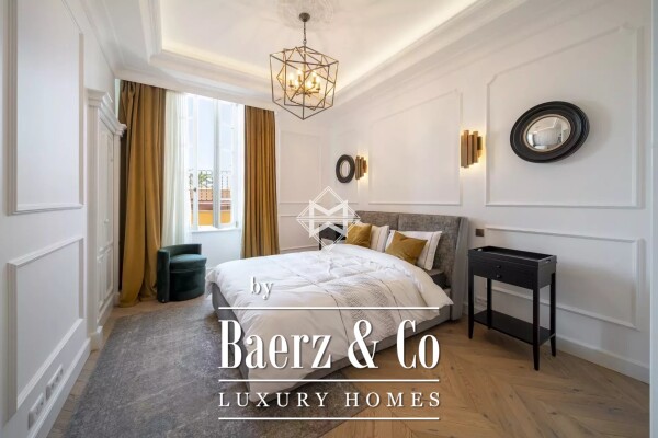 photo 4 Magnificent 3 bedroom apartment of 130 square meters in a beautiful Niçois building on the Cours Saleya.