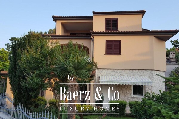 photo 4 Istria, Medulin, Banjole, high-quality detached house with 6 apartments, NKP 360 m2, near the sea