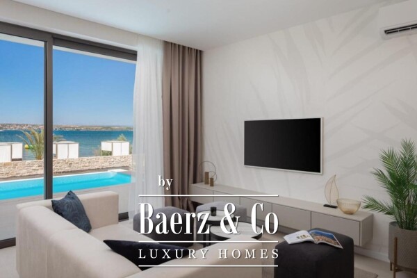 photo 4 Pašman, Tkon, beautiful villa with pool, first row by the sea