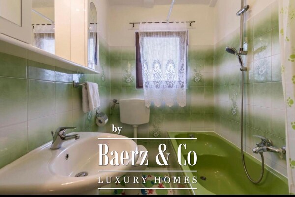 photo 22 Rovinj, Rovinjsko Selo, elegant, luxurious house 380 m2 with 4 residential units and a beauutifu...