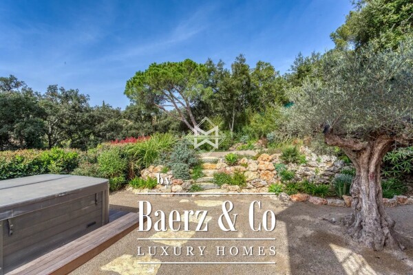 photo 17 Gigaro - Renovated sea view villa - Beach on foot