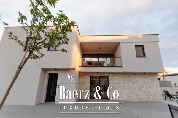 photo 17 Pag, Mandre, urban villa with swimming pool and sea view