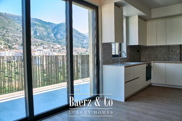 photo 9 Luxurious Two Bedroom Apartment in Tivat close to the Sea