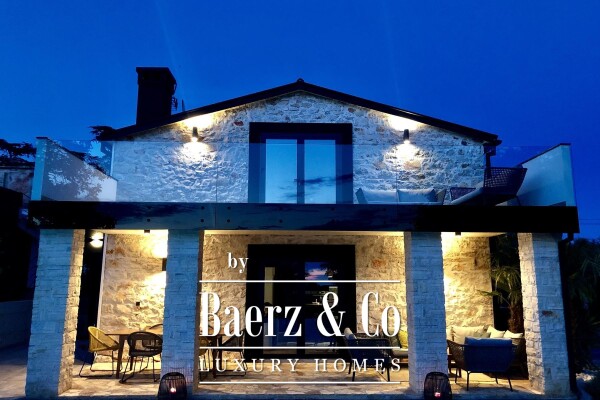 photo 4 Umag, beautiful istrian villa with sea view and building land of 1650 m2