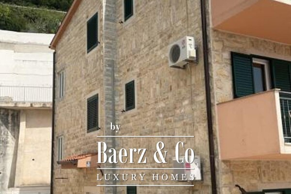 photo 3 Omiš, Nemira, stone apartment house with sea view