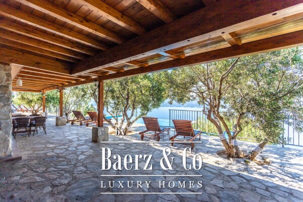 photo 4 Omiš, Stanići, a beautiful house with a sea view, total living area of 160 m² on a land plot of 2546