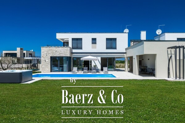 photo 1 Istria, Brtonigla, modern villa with swimming pool and jacuzzi