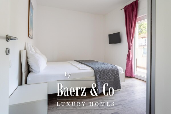 photo 9 Čiovo, Arbanija, apartment house with swimming pool, 1st row to the sea