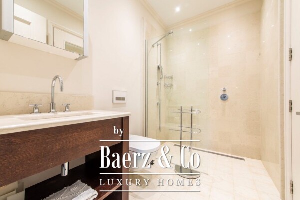 photo 18 Spacious Apartment with a Sea View in Tivat