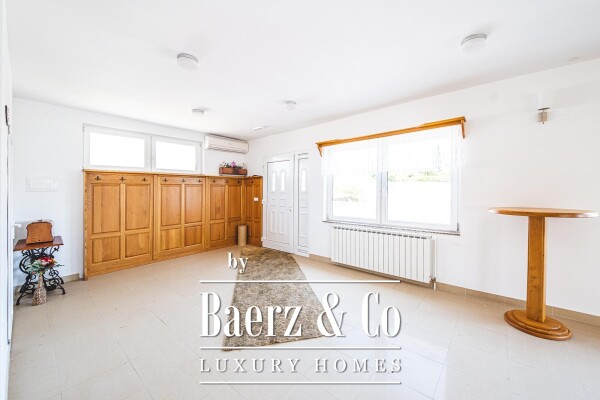 photo 15 Appartment and office building, Igrišće