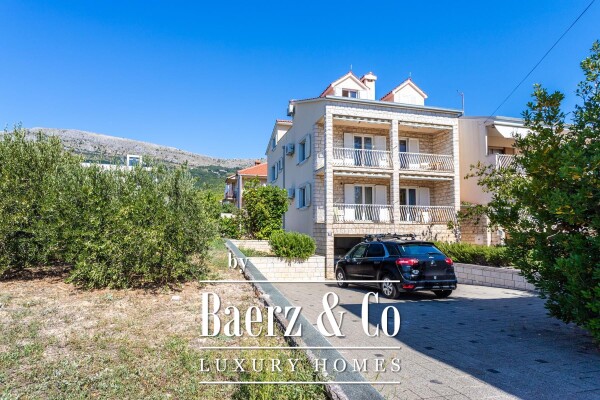 photo 2 Podstrana, house with three units and garage - near the sea