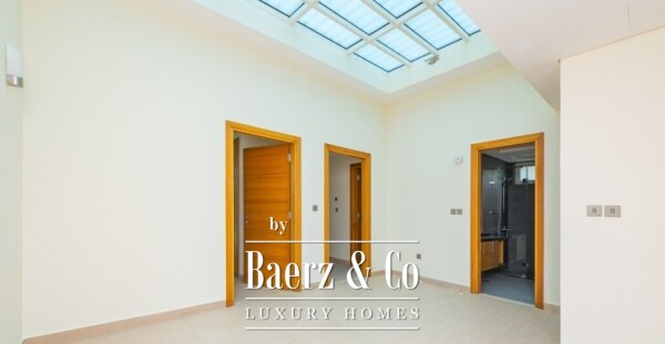 photo 7 Elegant 4-Bedroom Nova Villa for Sale in Jumeirah Park