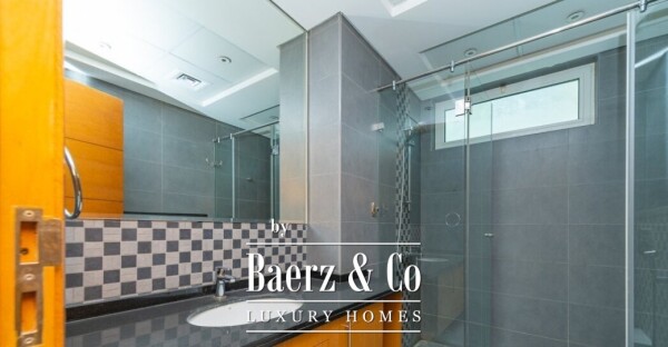 photo 13 Elegant 4-Bedroom Nova Villa for Sale in Jumeirah Park