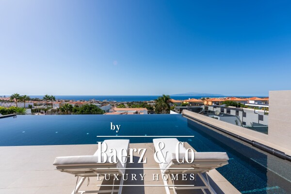 photo 19 Contemporary Villa in El Madroñal Costa Adeje