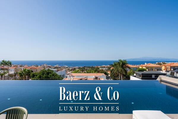 photo 20 Contemporary Villa in El Madroñal Costa Adeje