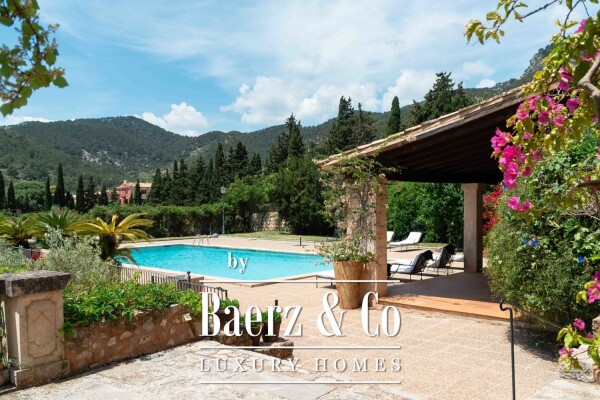 photo 1 Historic and Noble Royal Mansion with 2 Guest Villas