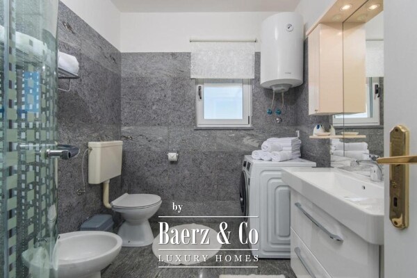 photo 14 Istria, surroundings of St. Lovrec, house with 6 bedrooms 380m2 with swimming pool, gym and sauna