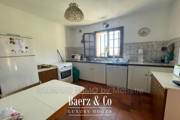 photo 10 house with sea view, renovation needed