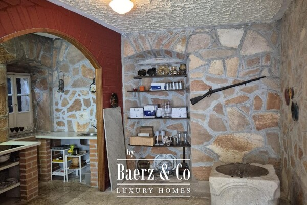 photo 11 Brač, Milna - semi-detached stone house with restaurant, first row to the sea