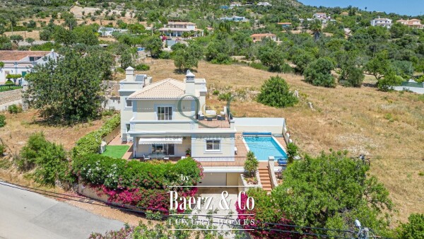 photo 1 Beautiful luxury home in Santa Bárbara de Nexe, Countryside