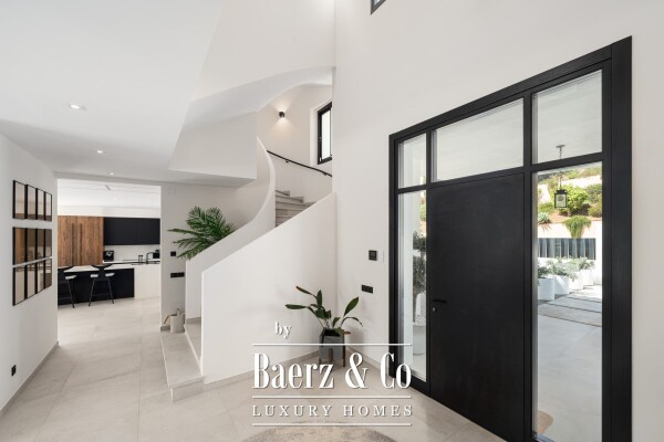 photo 15 Villa - Marbella East - Ref: 8685