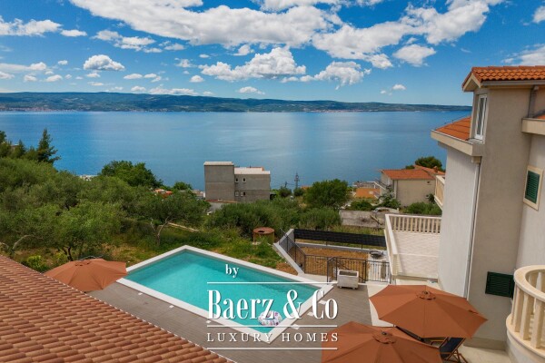 photo 4 Omiš, Krilo Jesenice, house with swimming pool and summer kitchen