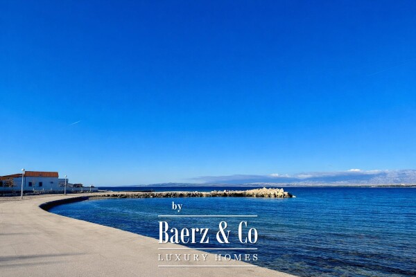 photo 9 Zadar, Vir, house 1st row to the sea