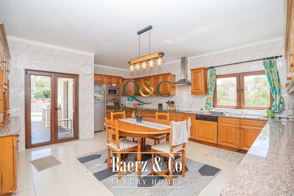 photo 3 Beautiful luxury home in Quarteira, Vilamoura