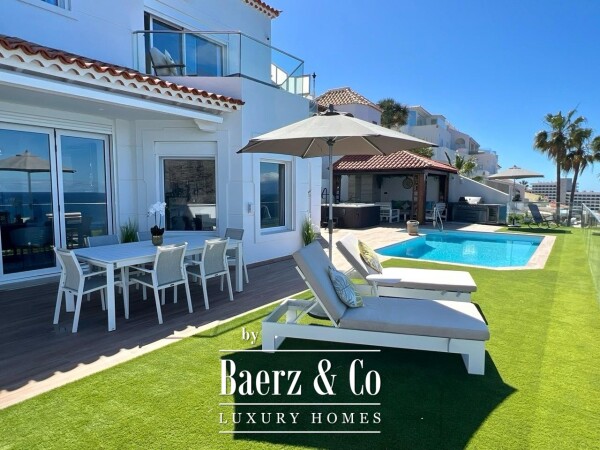 photo 17 Magnificent luxury villa on the seafront
