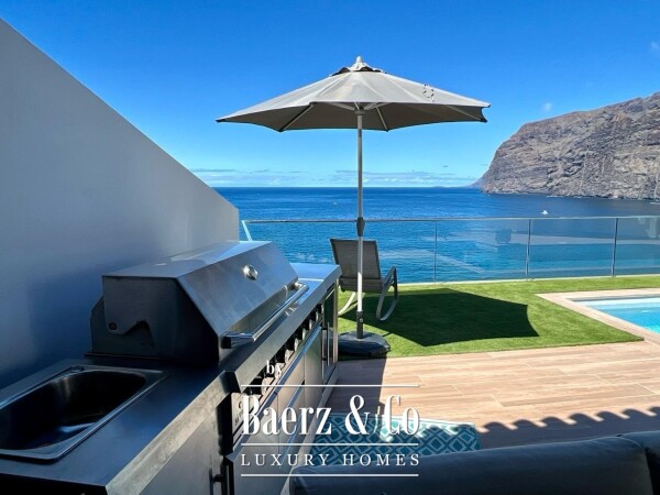 photo 34 Magnificent luxury villa on the seafront