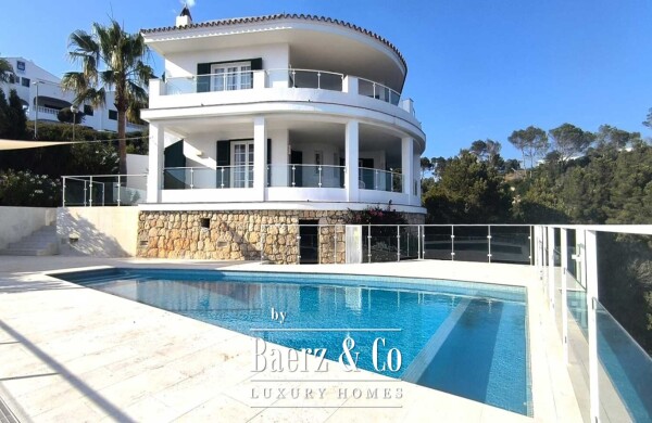 photo 1 EXCLUSIVE MEDITERRANEAN VILLA WITH HEATED SWIMMING POOL, TOURIST LICENCE AND SPECTACULAR SEA VIEWS IN SANTO TOMÁS, MENORCA