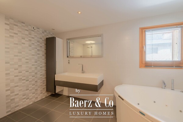 photo 12 Apartment Duplex with 4 Bedrooms - In the Heart of the Village