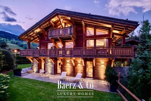 photo 2 Exceptional chalet of 330 sqm with 5 bedrooms and garden
