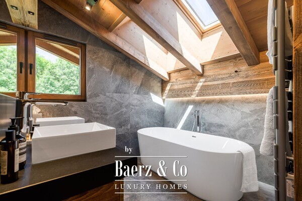 photo 12 Exceptional chalet of 330 sqm with 5 bedrooms and garden