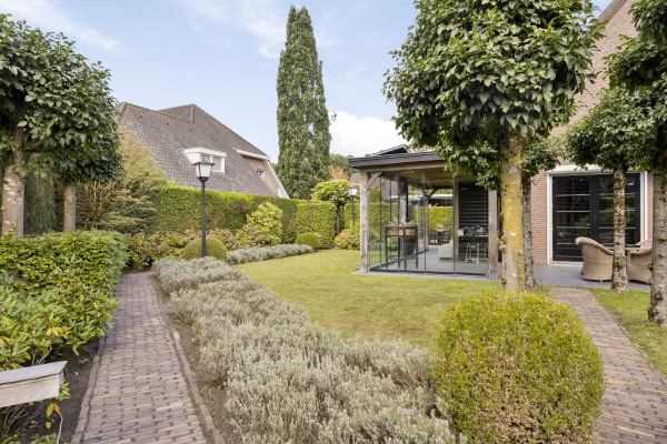 photo 39 Diepenbrockstraat 11